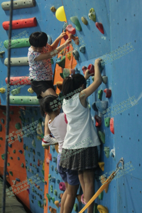 儿童娱乐攀岩2